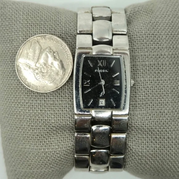 Fossil | Accessories | Fossil957ladies Black Square Dial  display picture 2